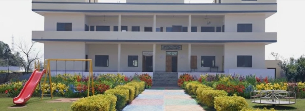 Basharat School System Campus Building in Khewa, Mandi Bahauddin